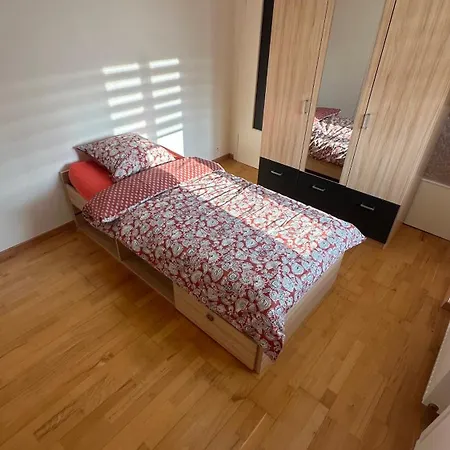 Proche Aeroport Apartman *